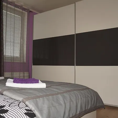 - House Melani Oda ve Kahvaltı 4*
