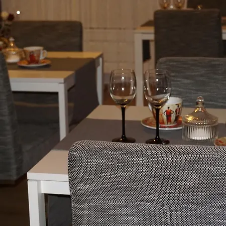 - House Melani Oda ve Kahvaltı
